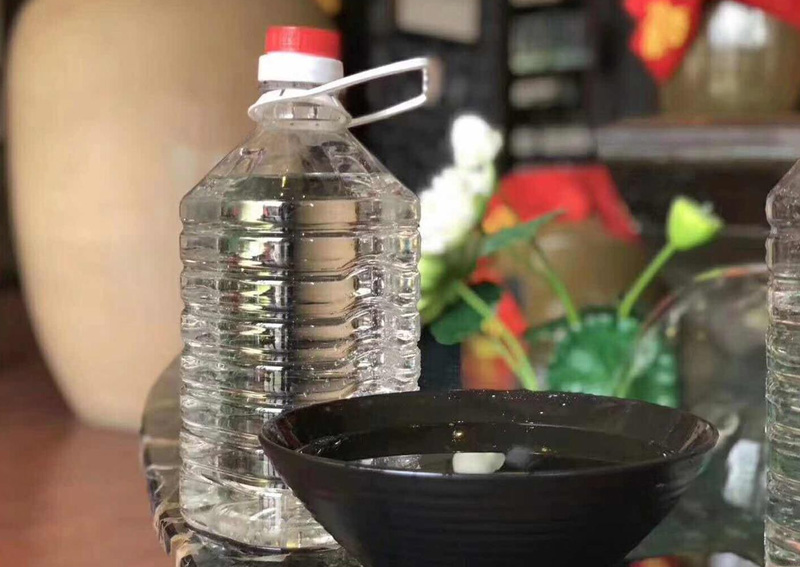 區(qū)分勾兌白酒、半勾兌白酒和純糧食酒的方法